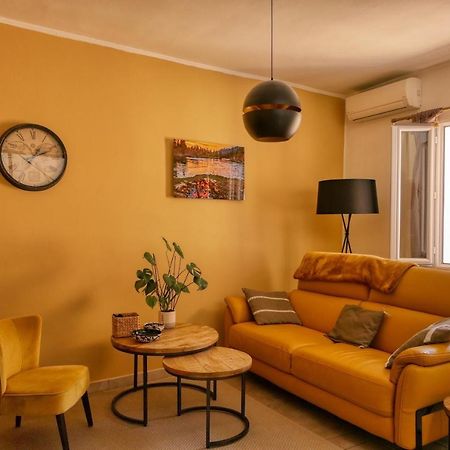 Village House Of Jean Gordes Bagian luar foto
