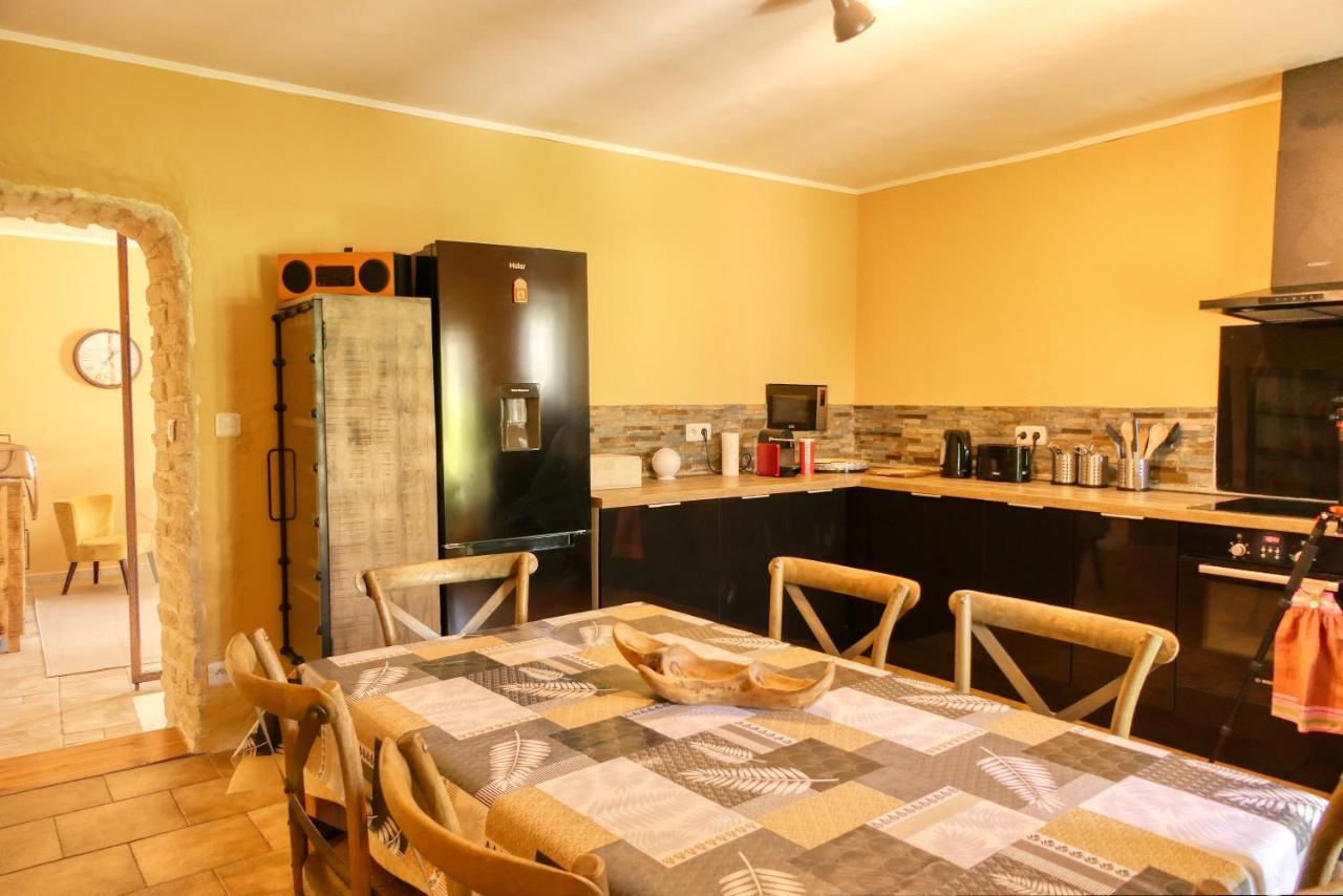 Village House Of Jean Gordes Bagian luar foto