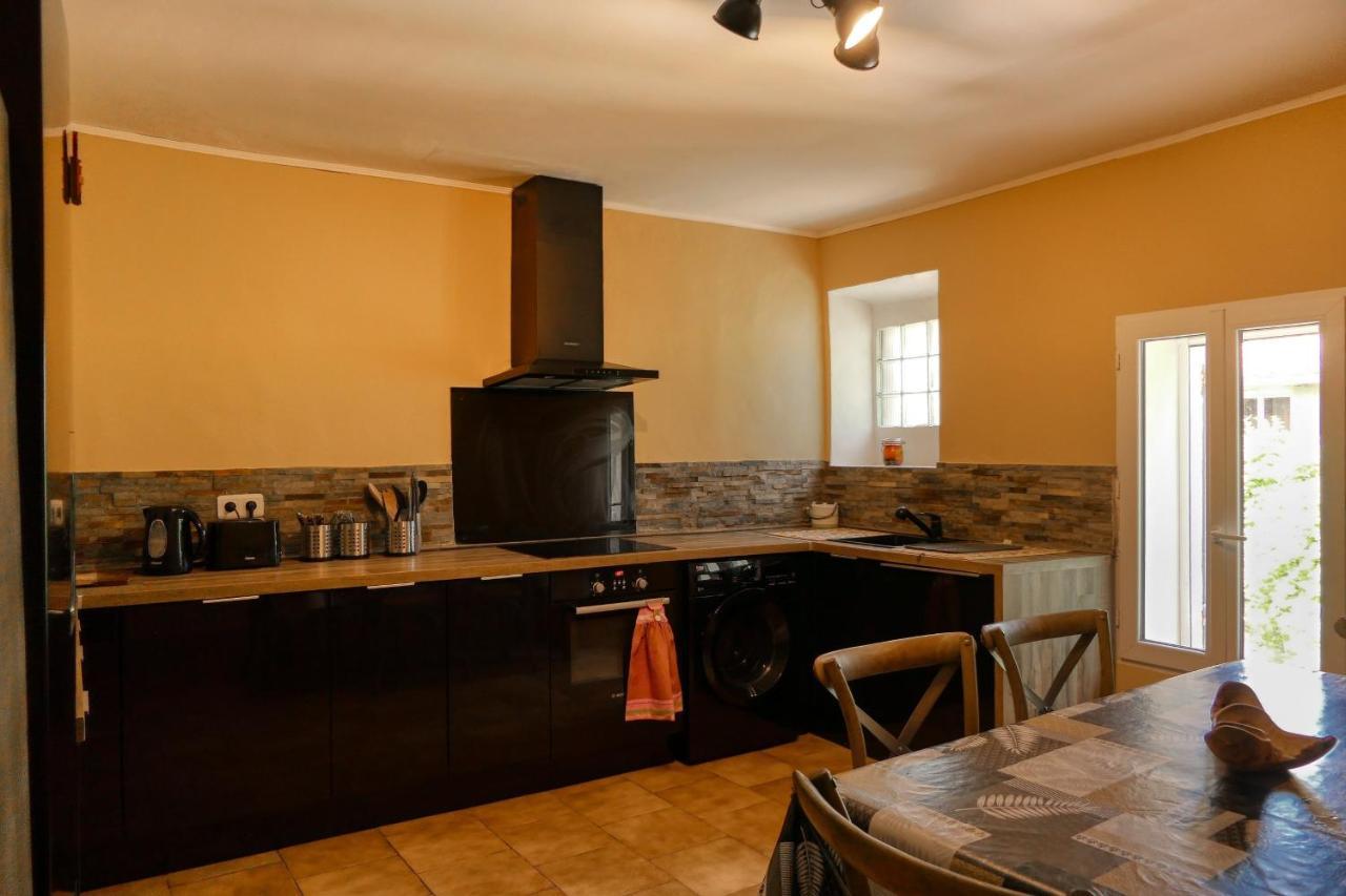 Village House Of Jean Gordes Bagian luar foto