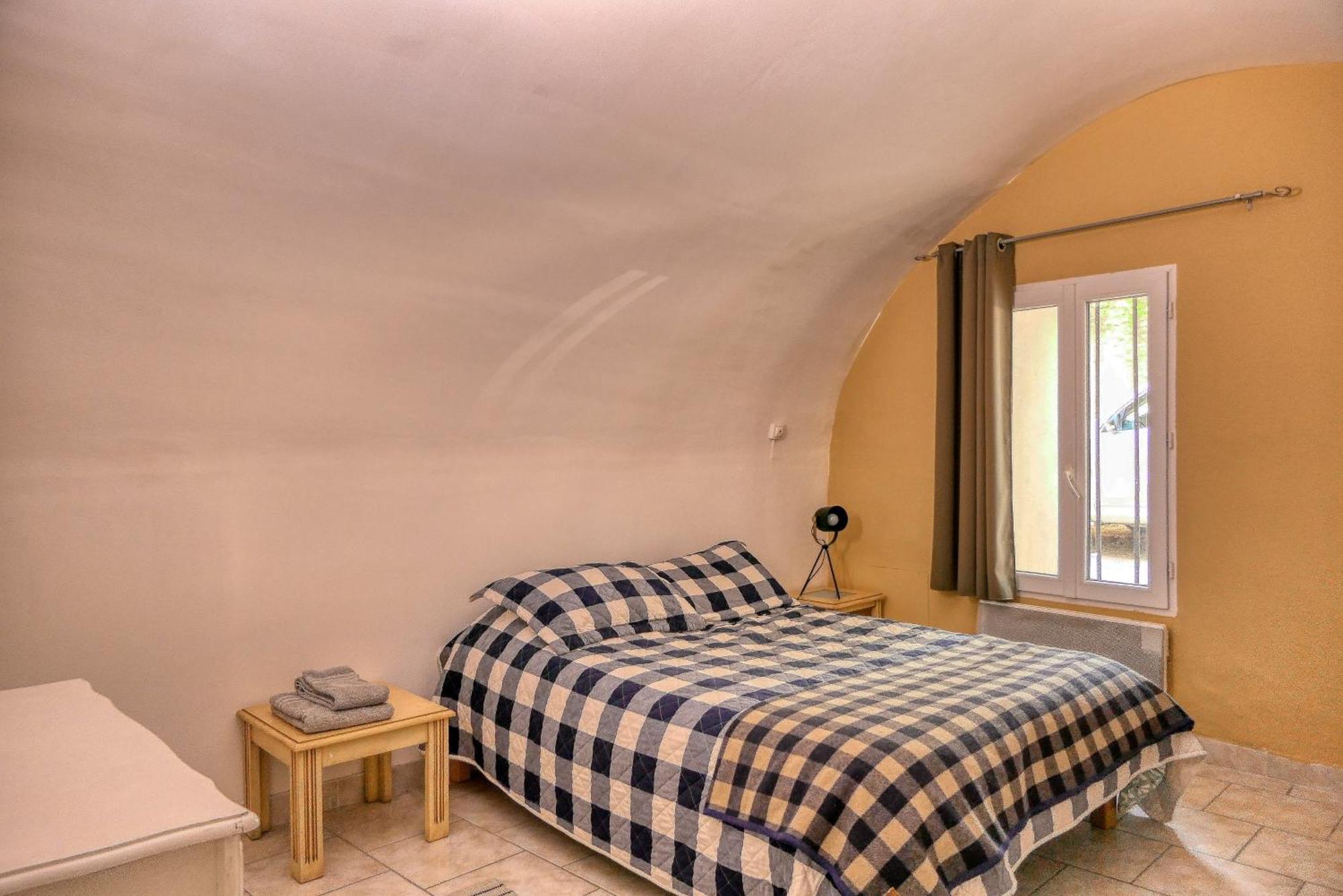 Village House Of Jean Gordes Bagian luar foto