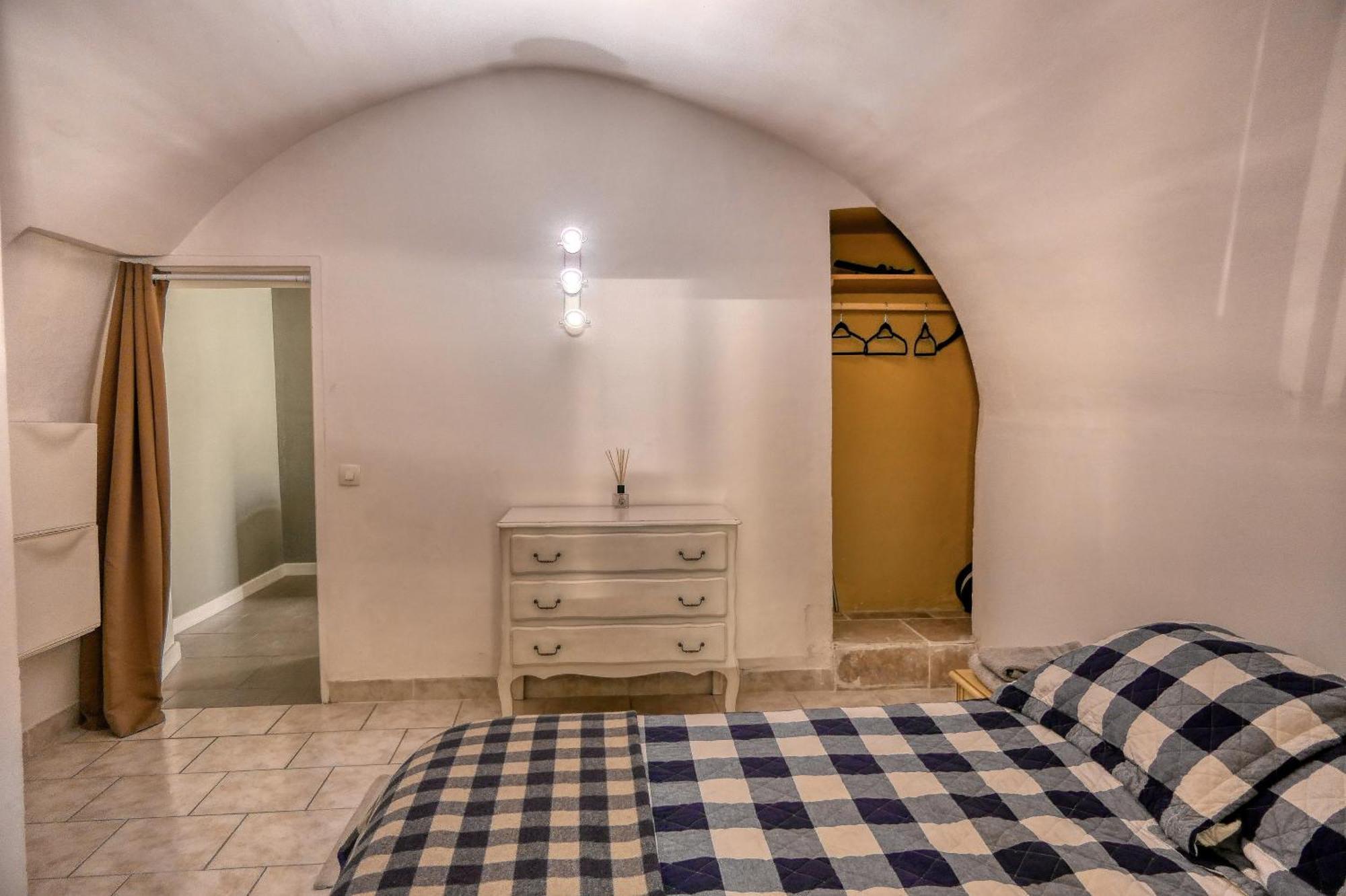 Village House Of Jean Gordes Bagian luar foto